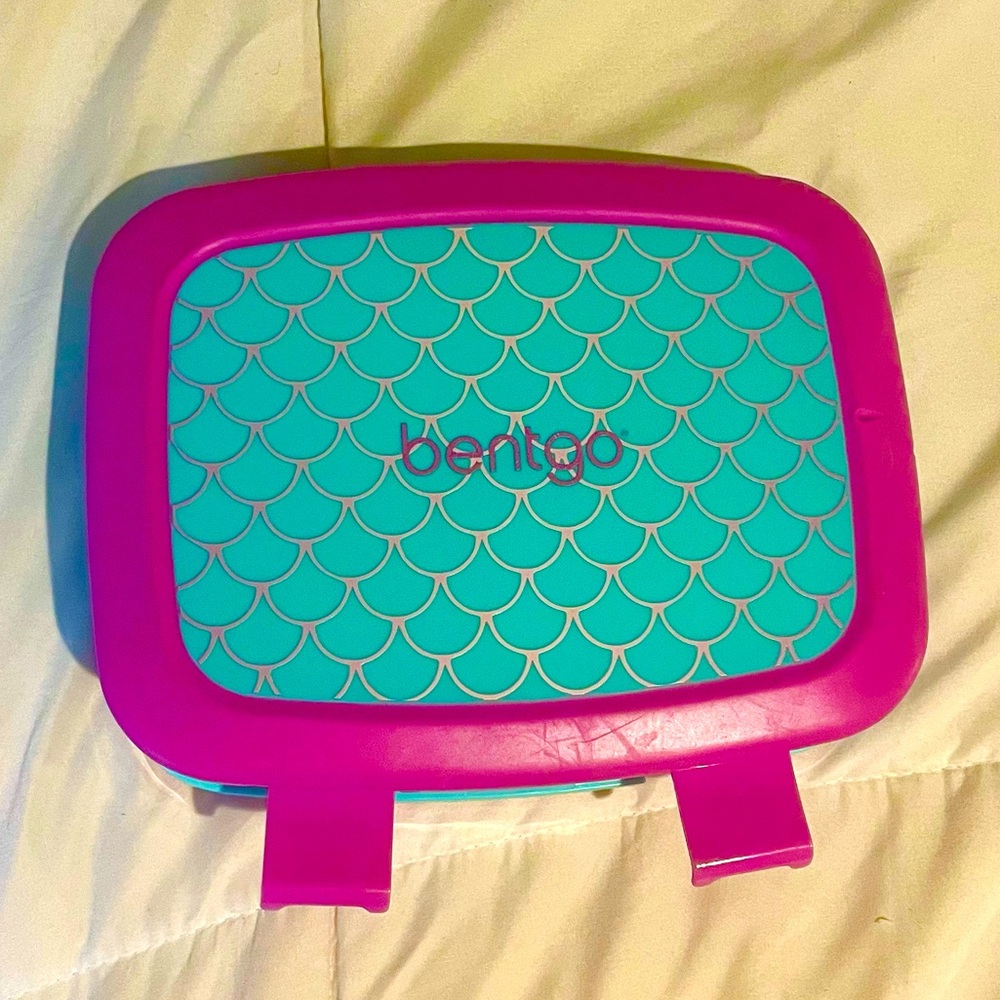 Mermaid purple and blue Bentgo box for kids